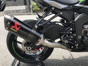 ZX-6R 2019年モデルのマフラーのカスタム【アクラポビッチ】